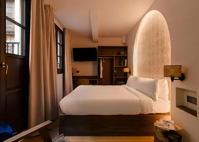 מלון Hamsa House 3*