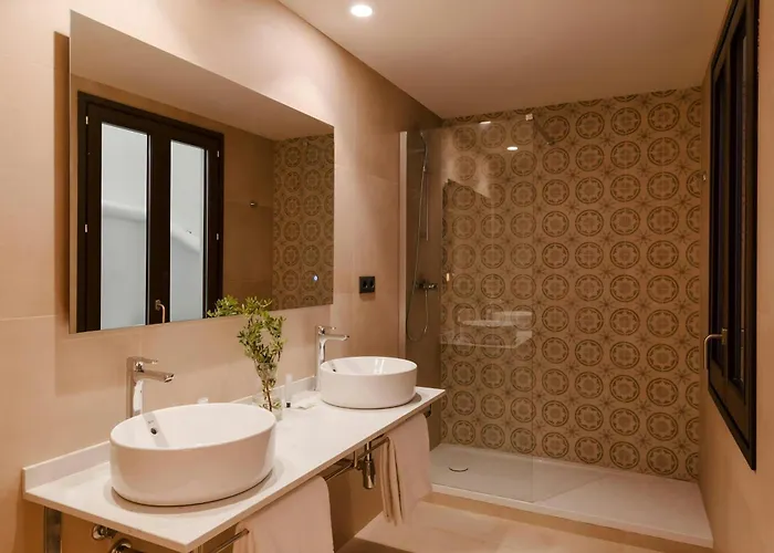 מלון Hamsa House 3*